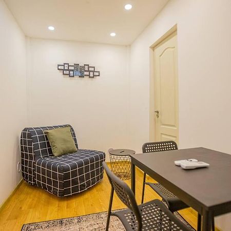 Cute Gallery Flat In Dob Str, Mars 부다페스트 외부 사진