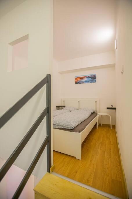 Cute Gallery Flat In Dob Str, Mars 부다페스트 외부 사진